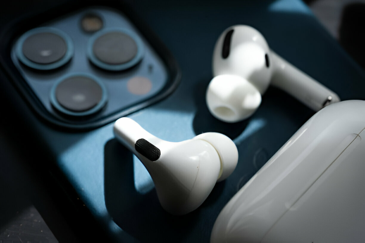 How Do Noise-Canceling Earbuds Improve Your Listening Experience?